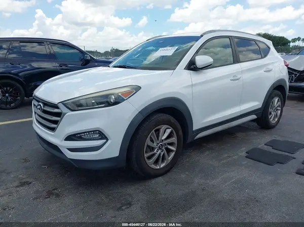 KM8J33A42JU722316 2018 HYUNDAI TUCSON - Image 2