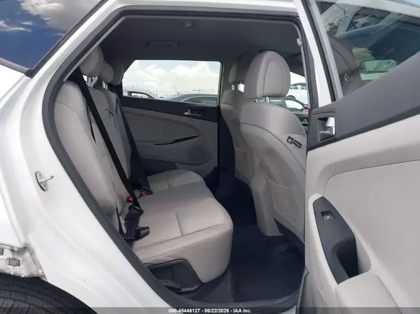 KM8J33A42JU722316 2018 HYUNDAI TUCSON - Image 8