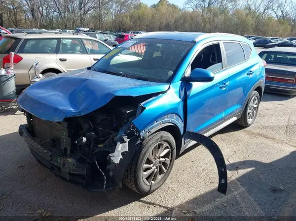 KM8J33A42JU723515 2018 HYUNDAI TUCSON - Image 2