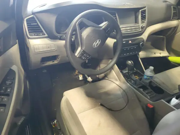 KM8J33A42JU727953 2018 HYUNDAI TUCSON - Image 8