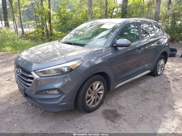 KM8J33A42JU733994 2018 HYUNDAI TUCSON - Image 2