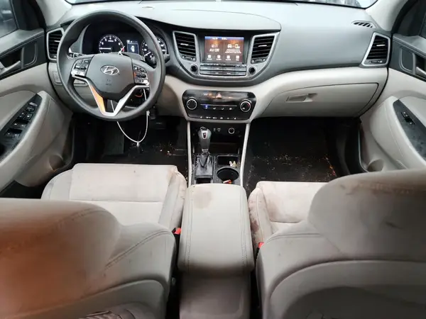 KM8J33A42JU751444 2018 HYUNDAI TUCSON - Image 8
