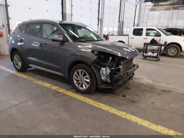 KM8J33A42JU754618 2018 HYUNDAI TUCSON - Image 1