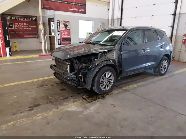KM8J33A42JU754618 2018 HYUNDAI TUCSON - Image 2