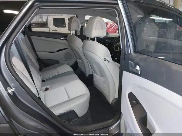 KM8J33A42JU754618 2018 HYUNDAI TUCSON - Image 8
