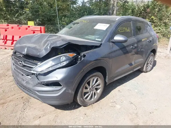 KM8J33A42JU756384 2018 HYUNDAI TUCSON - Image 2