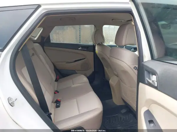 KM8J33A42JU759494 2018 HYUNDAI TUCSON - Image 8