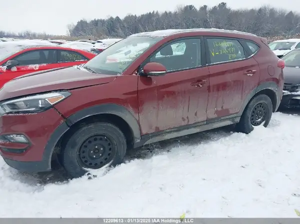 KM8J33A42JU826479 2018 HYUNDAI TUCSON - Image 2