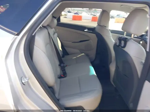 KM8J33A42LU102875 2020 HYUNDAI TUCSON - Image 8