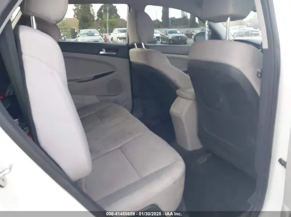 KM8J33A42LU200563 2020 HYUNDAI TUCSON - Image 8