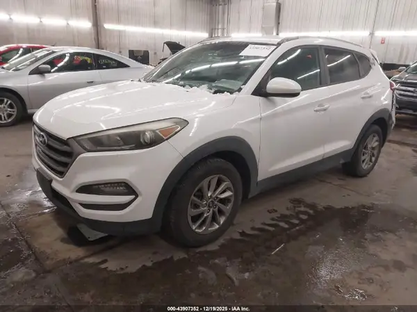 KM8J33A43GU174223 2016 HYUNDAI TUCSON - Image 2