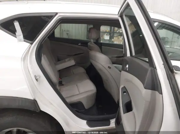 KM8J33A43GU174223 2016 HYUNDAI TUCSON - Image 8