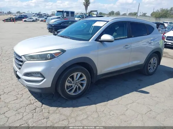KM8J33A43GU201243 2016 HYUNDAI TUCSON - Image 2