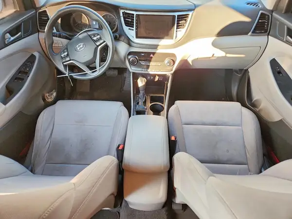 KM8J33A43GU242195 2016 HYUNDAI TUCSON - Image 8