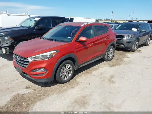 KM8J33A43HU260472 2017 HYUNDAI TUCSON - Image 2