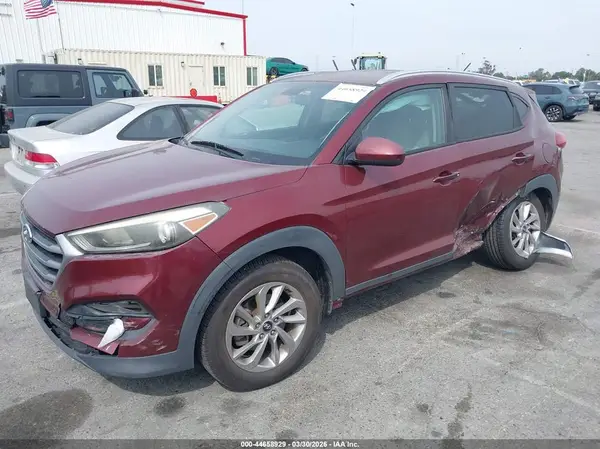 KM8J33A43HU264764 2017 HYUNDAI TUCSON - Image 2
