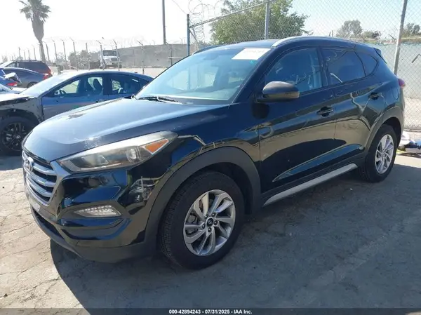 KM8J33A43HU265283 2017 HYUNDAI TUCSON - Image 2