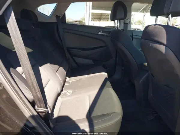 KM8J33A43HU265283 2017 HYUNDAI TUCSON - Image 8