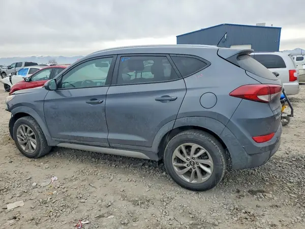 KM8J33A43HU266112 2017 HYUNDAI TUCSON - Image 2