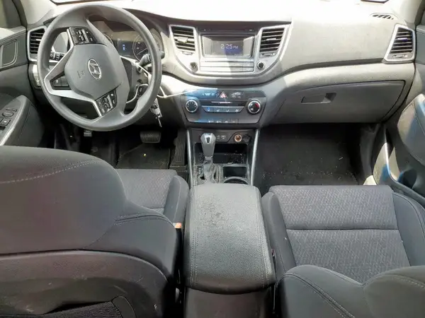 KM8J33A43HU267213 2017 HYUNDAI TUCSON - Image 8