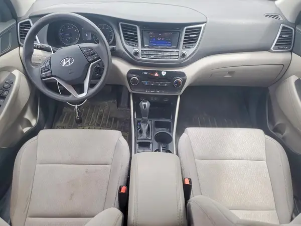 KM8J33A43HU271035 2017 HYUNDAI TUCSON - Image 8