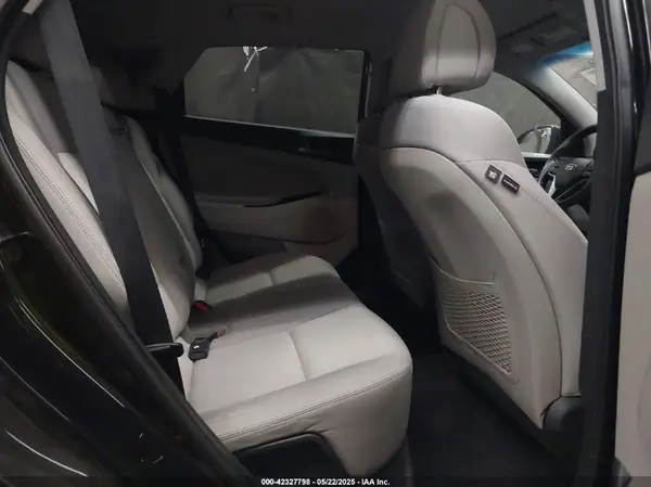 KM8J33A43HU276073 2017 HYUNDAI TUCSON - Image 8