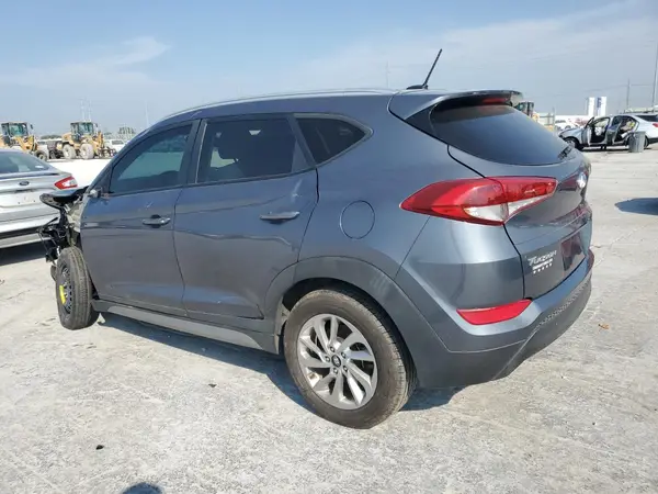 KM8J33A43HU294167 2017 HYUNDAI TUCSON - Image 2