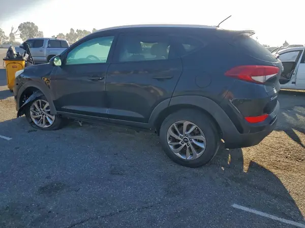 KM8J33A43HU297585 2017 HYUNDAI TUCSON - Image 2