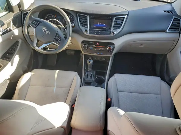 KM8J33A43HU297585 2017 HYUNDAI TUCSON - Image 8