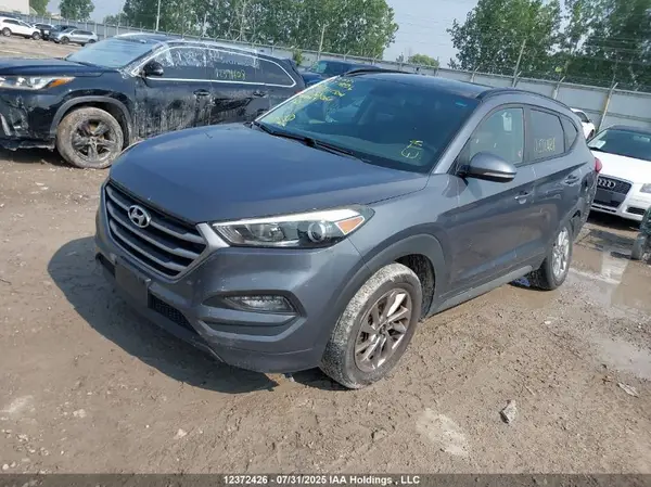 KM8J33A43HU321061 2017 HYUNDAI TUCSON - Image 2