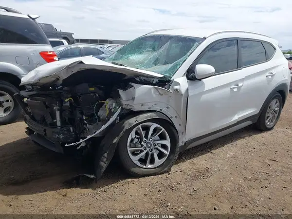 KM8J33A43HU327457 2017 HYUNDAI TUCSON - Image 2