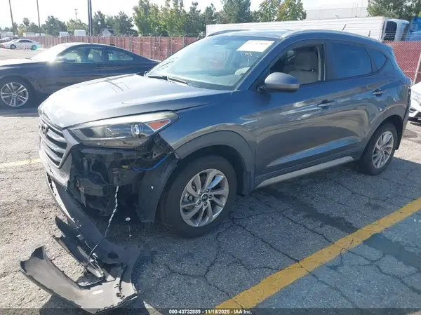 KM8J33A43HU330262 2017 HYUNDAI TUCSON - Image 2