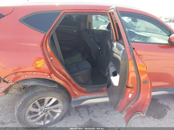 KM8J33A43HU335526 2017 HYUNDAI TUCSON - Image 8