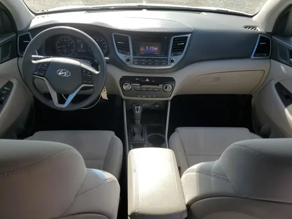 KM8J33A43HU378117 2017 HYUNDAI TUCSON - Image 8