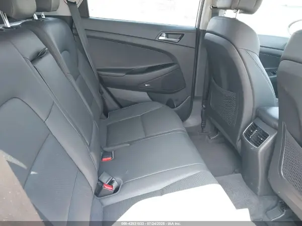 KM8J33A43HU379252 2017 HYUNDAI TUCSON - Image 8