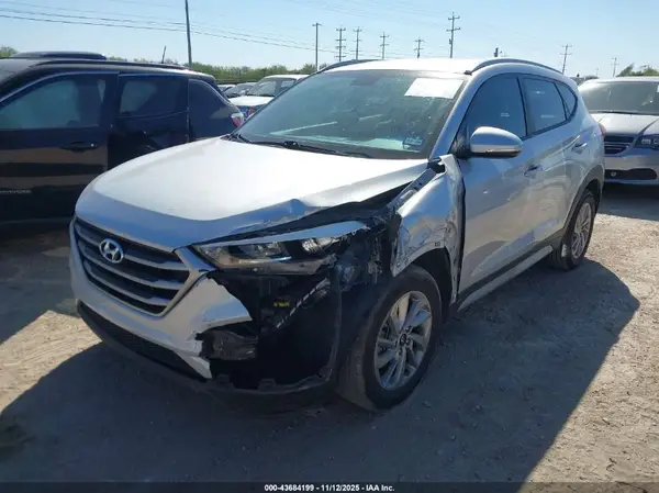 KM8J33A43HU381213 2017 HYUNDAI TUCSON - Image 2