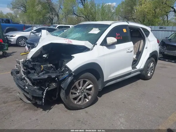 KM8J33A43HU381258 2017 HYUNDAI TUCSON - Image 2
