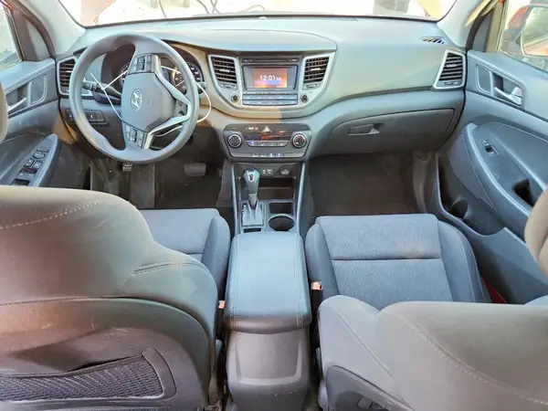 KM8J33A43HU386007 2017 HYUNDAI TUCSON - Image 8