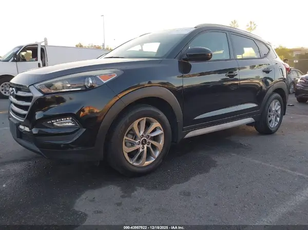 KM8J33A43HU400908 2017 HYUNDAI TUCSON - Image 2