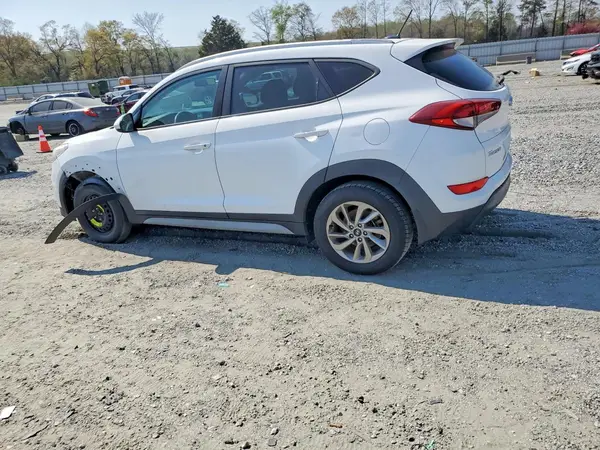 KM8J33A43HU402688 2017 HYUNDAI TUCSON - Image 2