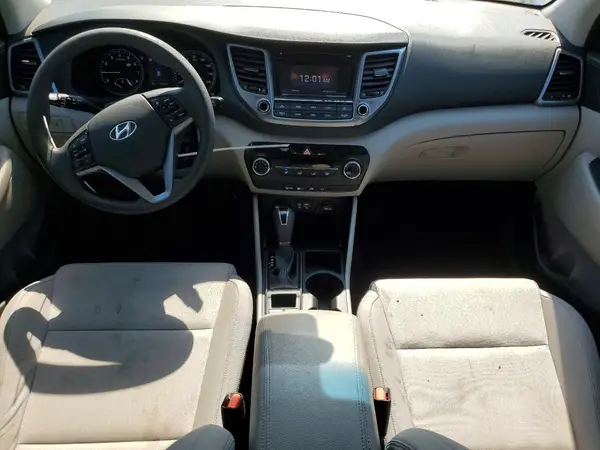 KM8J33A43HU402688 2017 HYUNDAI TUCSON - Image 8