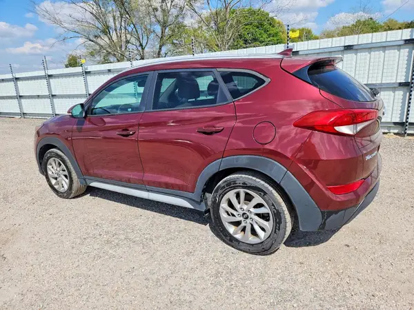 KM8J33A43HU403534 2017 HYUNDAI TUCSON - Image 2