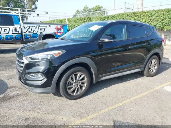 KM8J33A43HU403694 2017 HYUNDAI TUCSON - Image 2