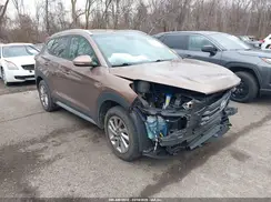 KM8J33A43HU404330 2017 HYUNDAI TUCSON