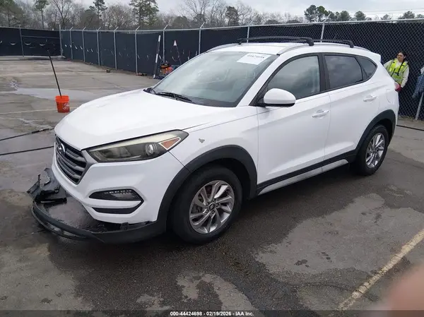 KM8J33A43HU409849 2017 HYUNDAI TUCSON - Image 2