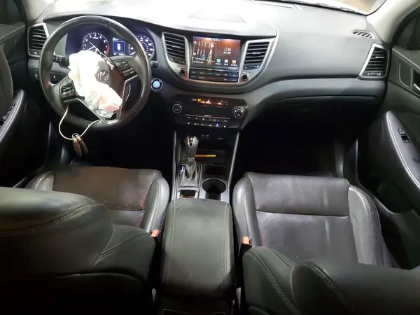 KM8J33A43HU418423 2017 HYUNDAI TUCSON - Image 8
