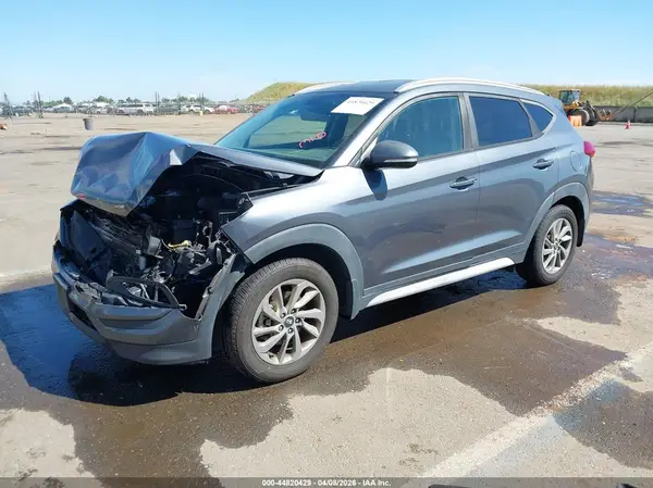 KM8J33A43HU420074 2017 HYUNDAI TUCSON - Image 2