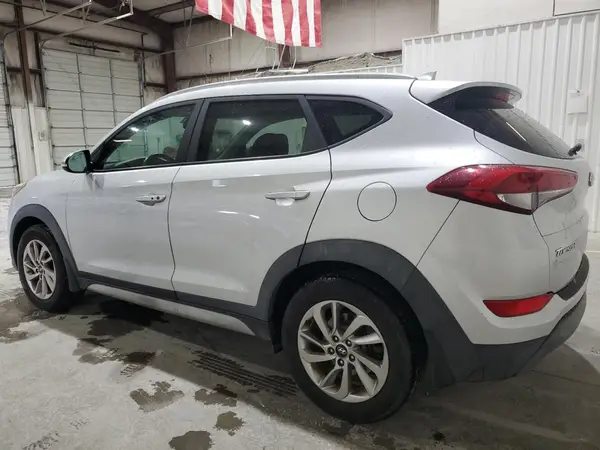 KM8J33A43HU420401 2017 HYUNDAI TUCSON - Image 2