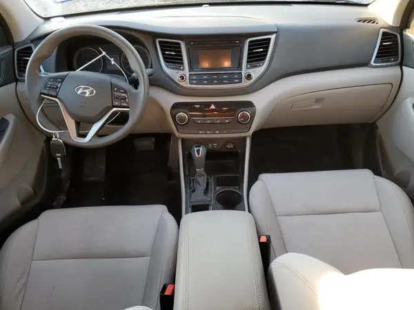 KM8J33A43HU446318 2017 HYUNDAI TUCSON - Image 8