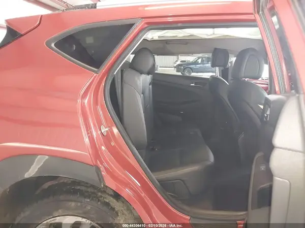 KM8J33A43HU447856 2017 HYUNDAI TUCSON - Image 8